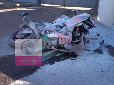 Perdió la vida un motociclista al chocar contra el paredón del cementerio